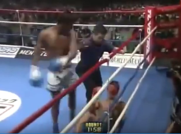 VIDEO: Cái kết đắng khi võ sĩ Nhật Bản chọc giận 'Thánh Muay' Buakaw