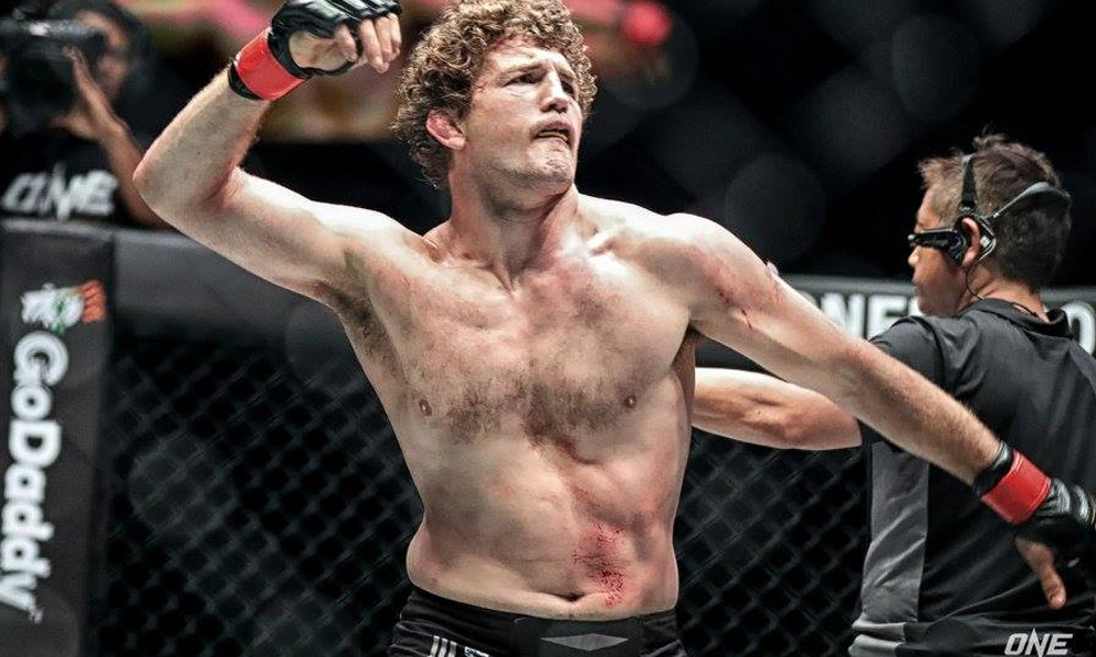 Ben Askren : 'Cho Covington một bài học sau khi Woodley nện hắn một trận'