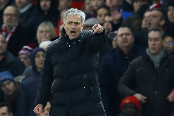 HLV Mourinho: 'Liverpool chỉ chăm chăm lo phòng ngự'