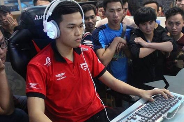 Chim Sẻ Đi Nắng vô địch giải AOE Việt - Trung Online 2017