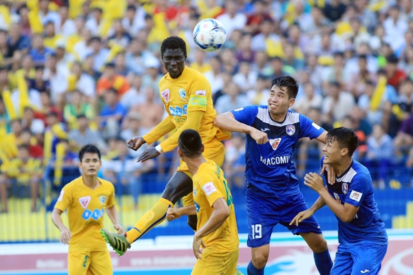 T.Quảng Ninh và FLC Thanh Hóa rượt đuổi như phim hành động