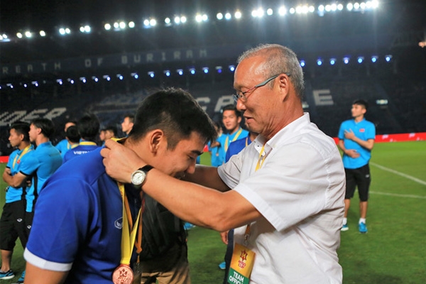 Tin HOT: HLV Park Hang Seo nhường huy chương giải M150