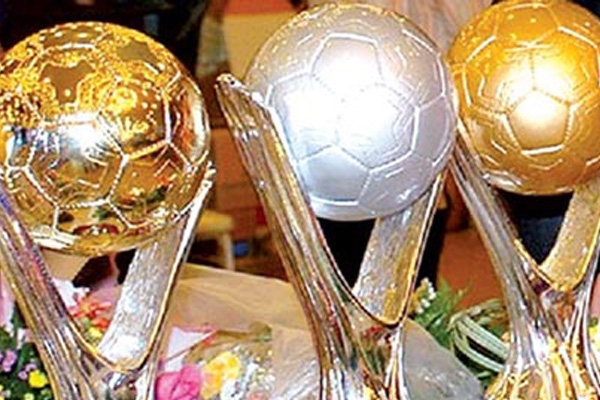 Trao giải QBV Việt Nam 2017: Khó thoát khỏi hai cái tên