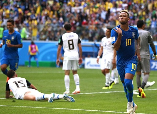 Coutinho và Neymar ghi bàn trong 6 phút bù giờ, Brazil hạ Costa Rica