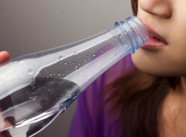 Nên uống nước vào 6 thời điểm này để sống khỏe