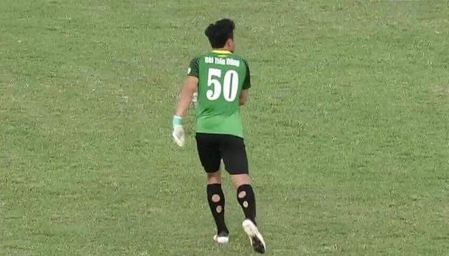 Đi tất thủng giống hệt Neymar, Bùi Tiến Dũng nói gì?