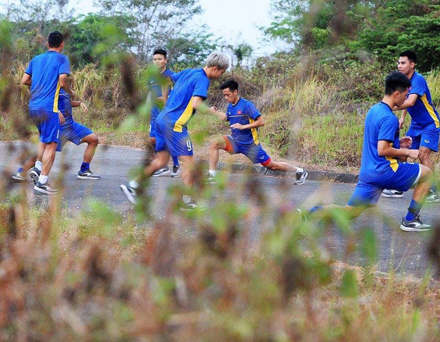 Hai cầu thủ chịu thiệt nhiều nhất khi O. Việt Nam bị 'chơi khăm'