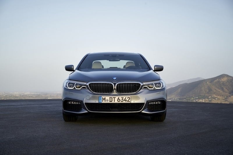 BMW 5 Series: Bảng giá xe lăn bánh & khuyến mãi mới (3/2025)