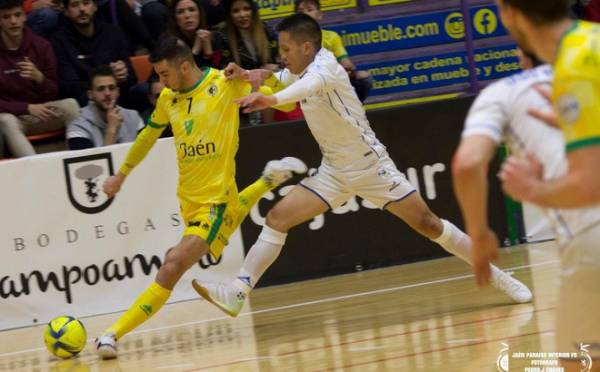 Tuyển thủ Việt Nam ghi bàn tại Tây Ban Nha