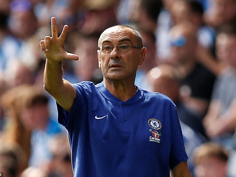 Chưa bị Chelsea sa thải, HLV Sarri đã 'đắt hàng'