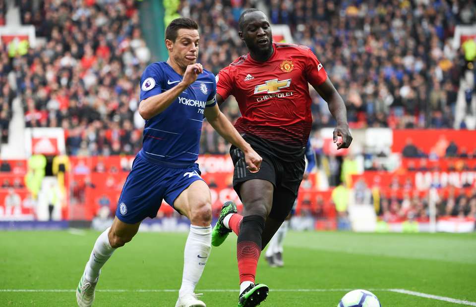 Azpilicueta lên tiếng sau khi bị Lukaku 'thổi bay'