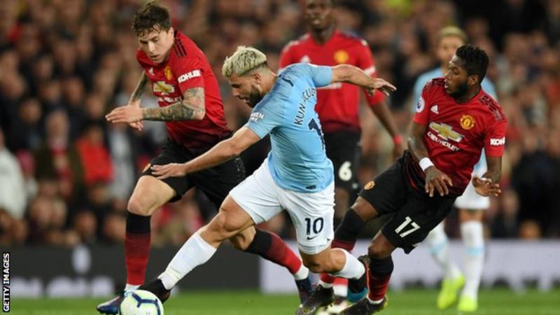 Man City vượt mặt MU tại Ngoại hạng Anh