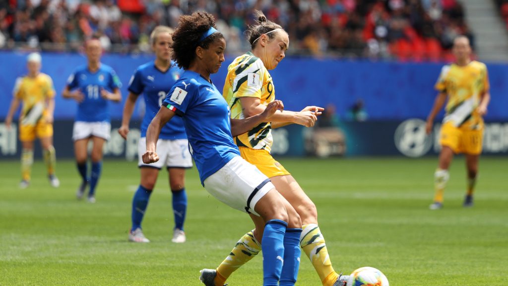 Vùi dập Jamaica 5 bàn trắng, Italia hiên ngang trên ngôi đầu