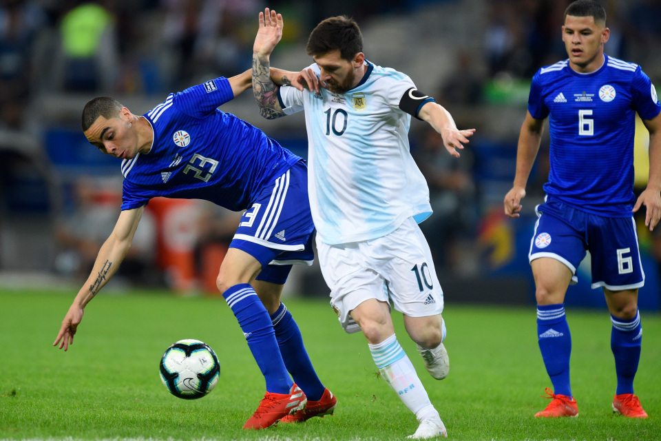 Chuyển nhượng tối 24/6: Real theo đuổi sao sáng tại Copa