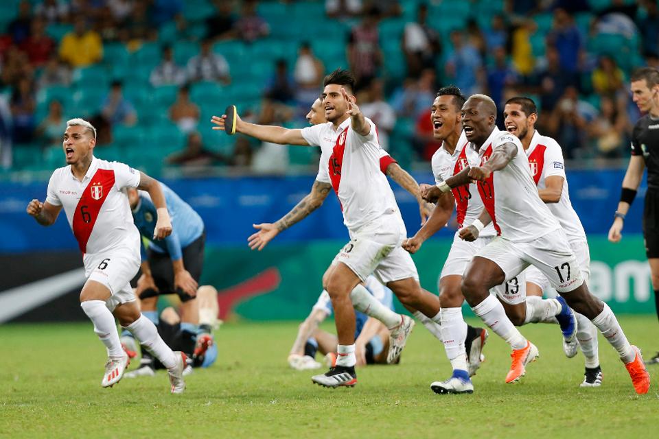 Tái đấu Brazil, Peru cần học tập tinh thần của Việt Nam