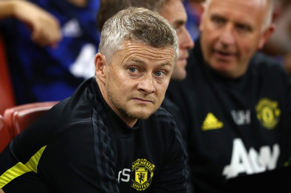 MU loại sao trẻ tài năng, chọn cầu thủ vô danh đá Europa League
