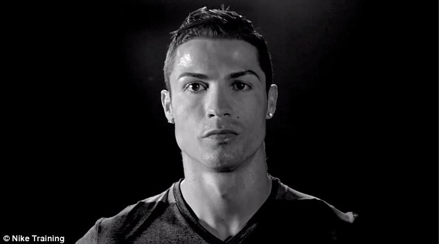 Bất ngờ với con số Ronaldo muốn khắc lên bia mộ của mình