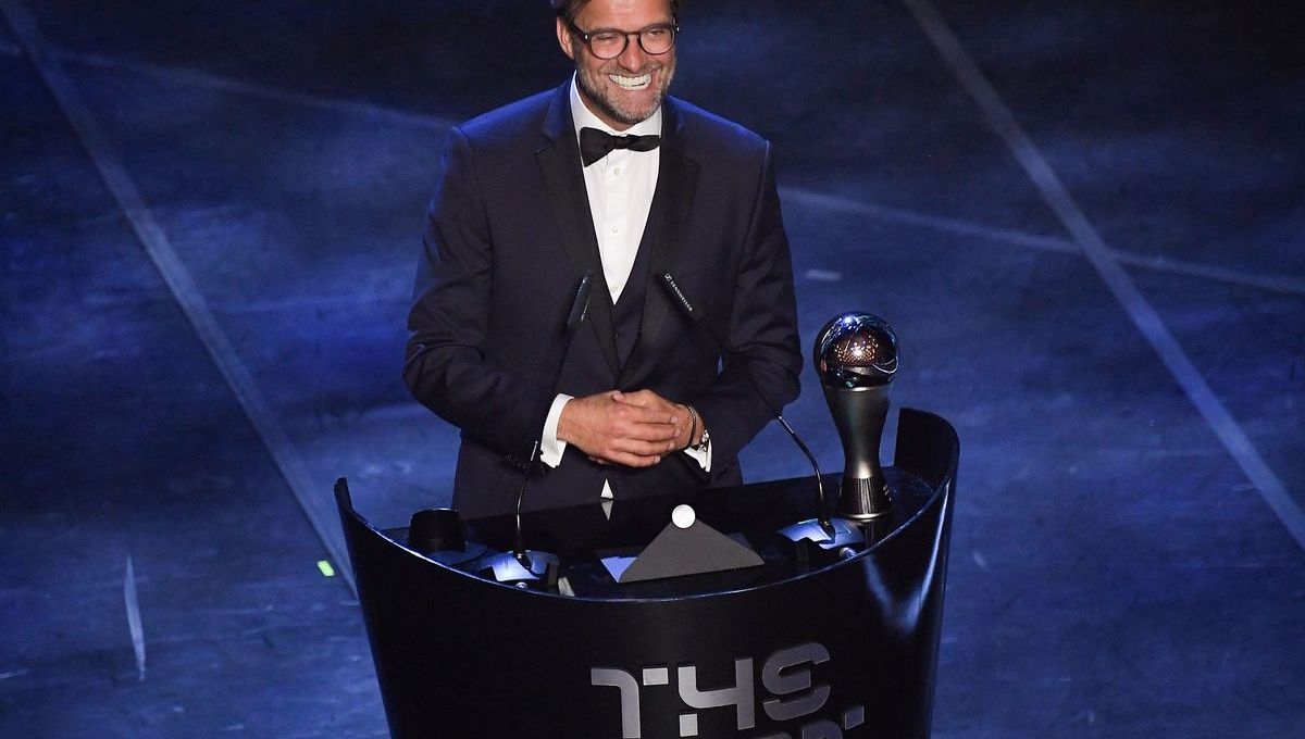 Vì sao Klopp xin lỗi trên bục nhận giải FIFA The Best 2019?