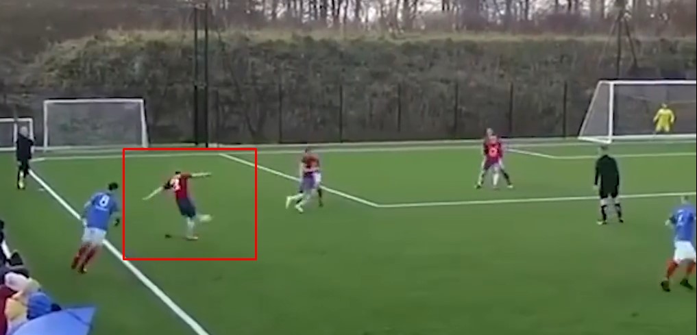 VIDEO: Cú 'nã đại bác' của Carlos tái hiện xuất thần trên sân nghiệp dư