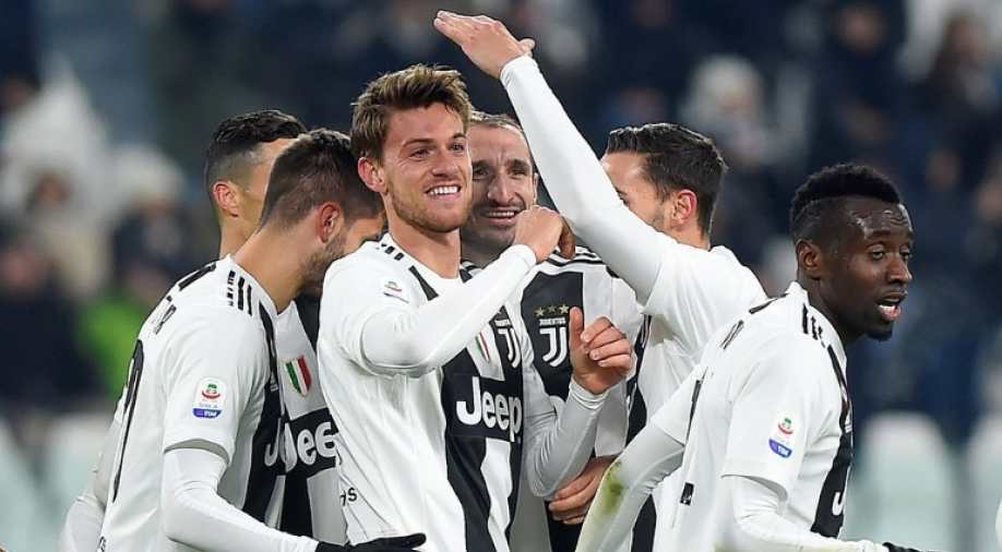 NÓNG: Đồng đội Ronaldo dương tính với Covid-19 