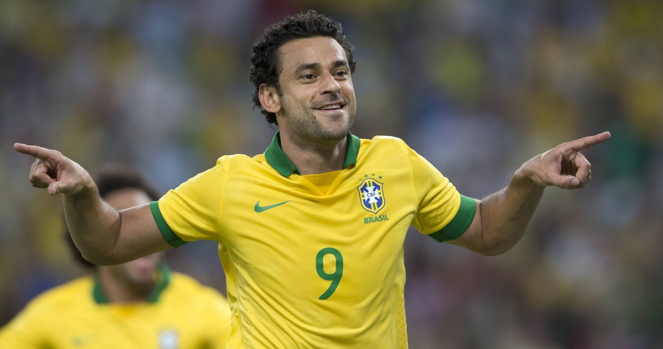 'Thảm họa World Cup' của Brazil đạp xe 600km ra mắt CLB mới
