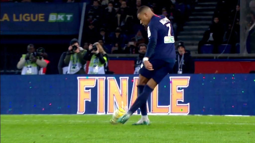 VIDEO: Mãn nhãn với những 'skill' đỉnh cao nhất của Mbappe mùa 2019/2020