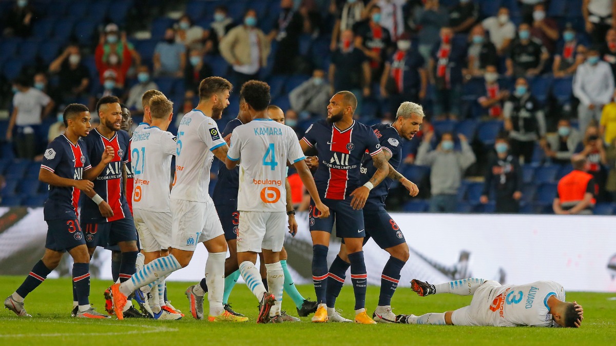 Neymar nhận án phạt ngỡ ngàng sau màn 'hỗn chiến'