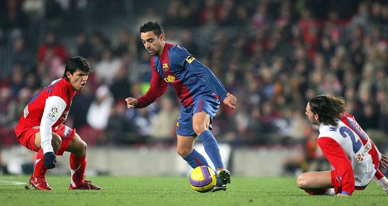 VIDEO: Những pha bóng 'ma mị' của Xavi thời còn khoác áo Barca