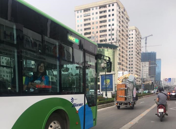Hà Nội: Đã lắp camera để phạt nguội xe đi vào làn buýt nhanh BRT
