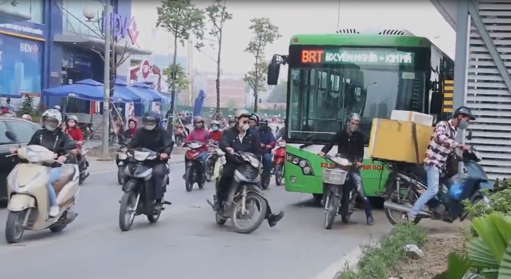 Chú ý: Giờ nào đi vào làn xe buýt BRT sẽ bị phạt?