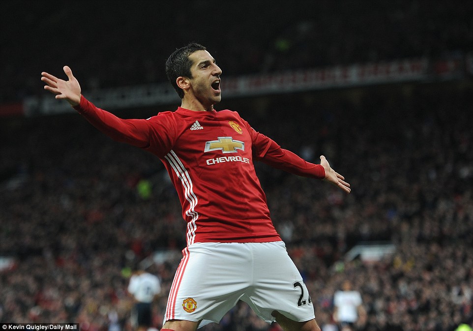 Mkhitaryan bị phạt tiền nhưng vẫn 'ghi điểm' với thành ManU