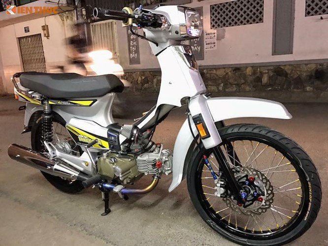 Vì sao chiếc Honda Dream II này có giá tới hơn 200 triệu ?