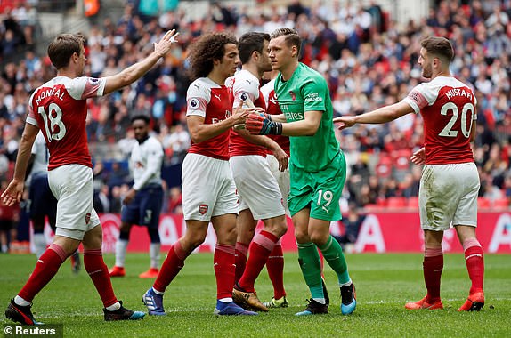 VIDEO: Thủ môn Leno cứu thua khó tin trước Tottenham