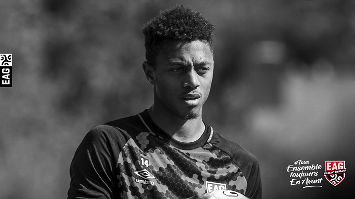 Cầu thủ qua đời ở tuổi 23 vì tai nạn xe hơi