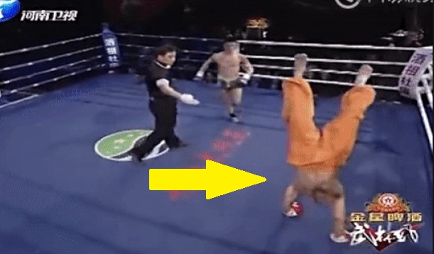 VIDEO: Cao thủ Thiếu Lâm nhào lộn ăn mừng và cái kết bẽ bàng