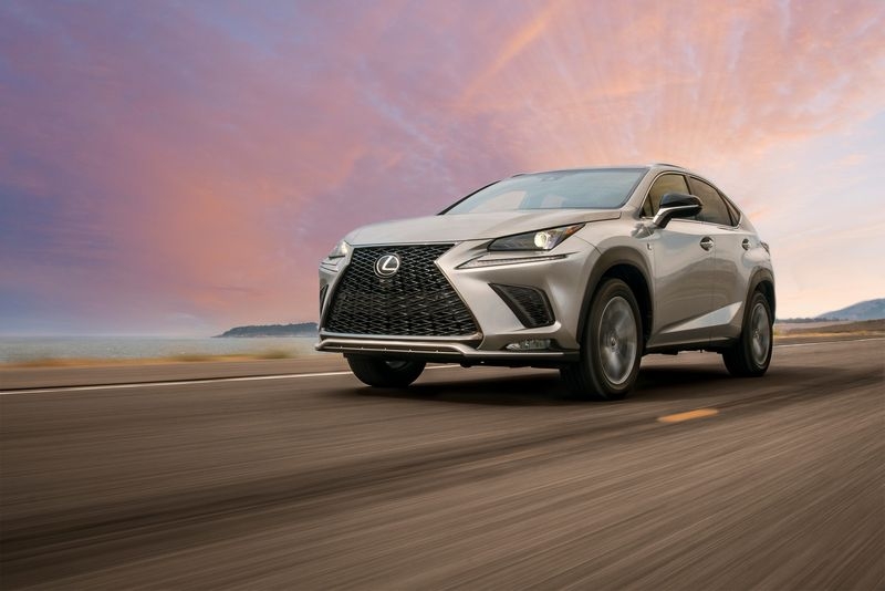 Lexus NX nâng cấp nhẹ, đối đầu Mercedes-Benz GLC 