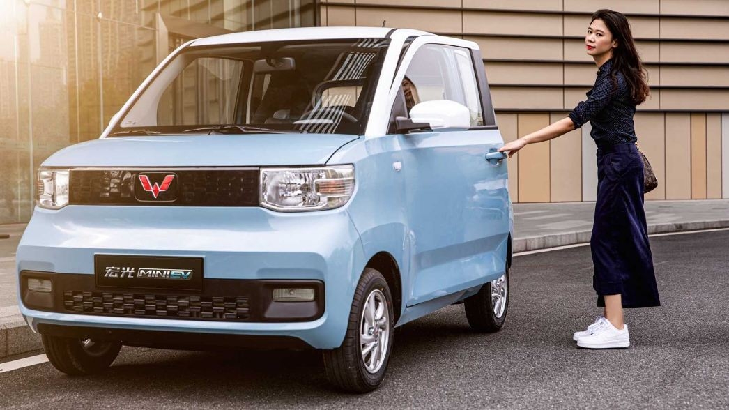 Ô tô cỡ nhỏ 'cháy hàng' tại Trung Quốc nhờ giá chỉ ngang xe SH