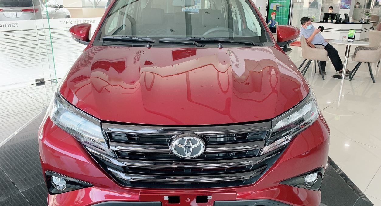 Toyota Rush bất ngờ giảm giá, cạnh tranh Mitsubishi Xpander