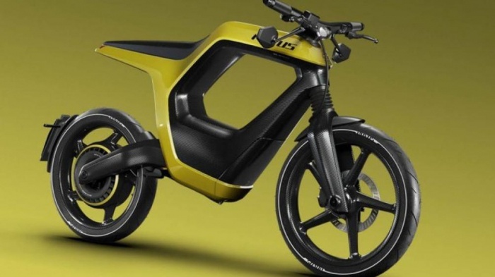 Xe máy điện giá 1,2 tỷ VNĐ như ô tô hạng sang có gì hay?