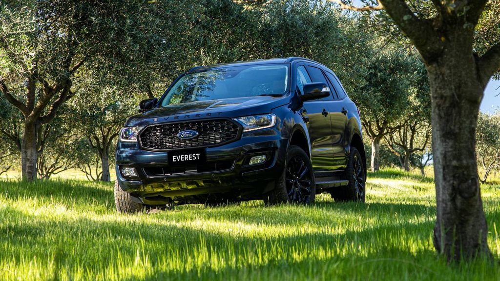 Ford Everest Sport 2021 chốt về VN trước Tết, dằn mặt Toyota Fortuner