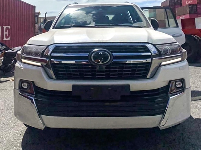 Toyota Land Cruiser 2021 xuất hiện 'bất thình lình' tại Việt Nam