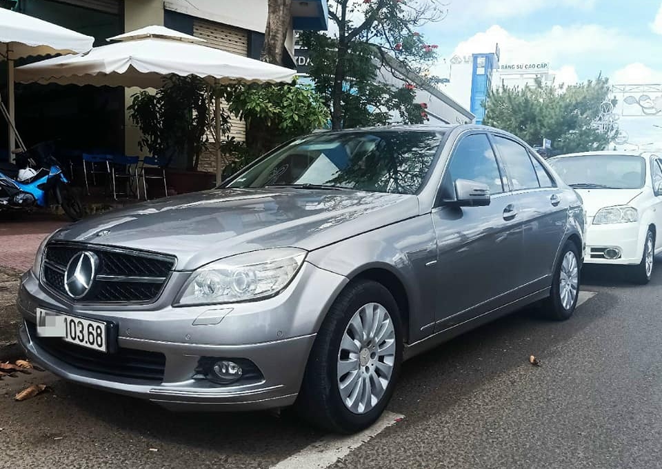 Xe 'Mẹc' biển số cực chất rao bán với giá rẻ như cho