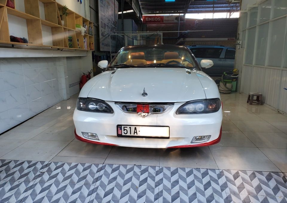Đại gia bán Ford Mustang cổ với giá 'hạt dẻ' vì nhà hết chỗ để