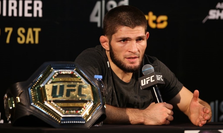 Khabib phản ứng thế nào khi được so sánh với Muhammad Ali?