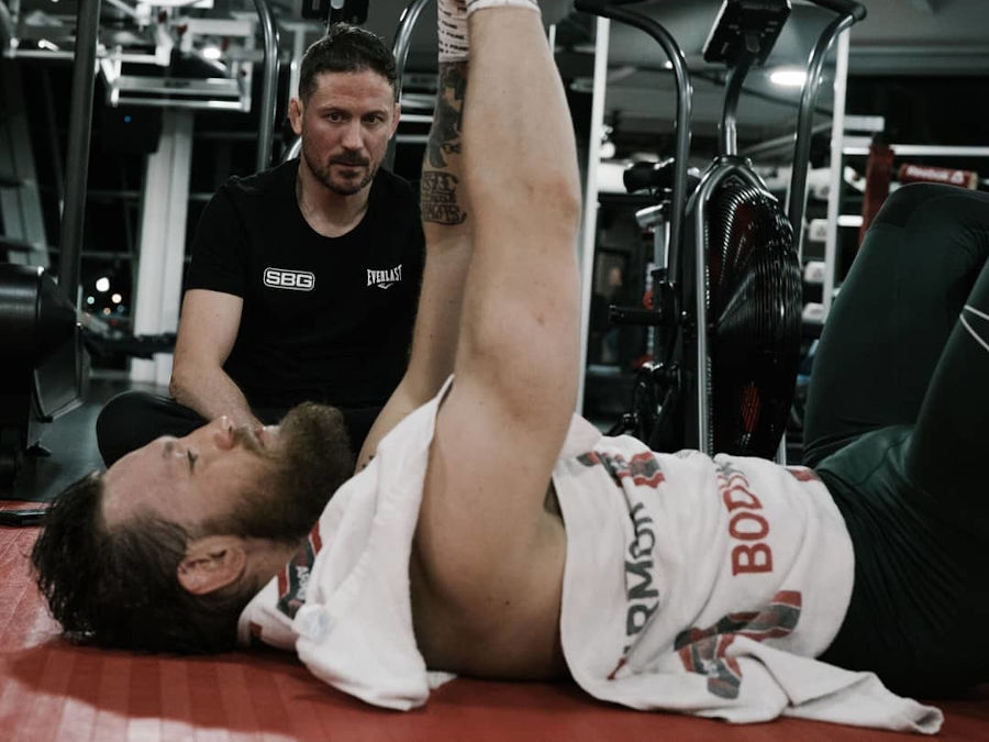 HLV Conor McGregor: Đấu Pacquiao, khùng một chút thì đã sao?