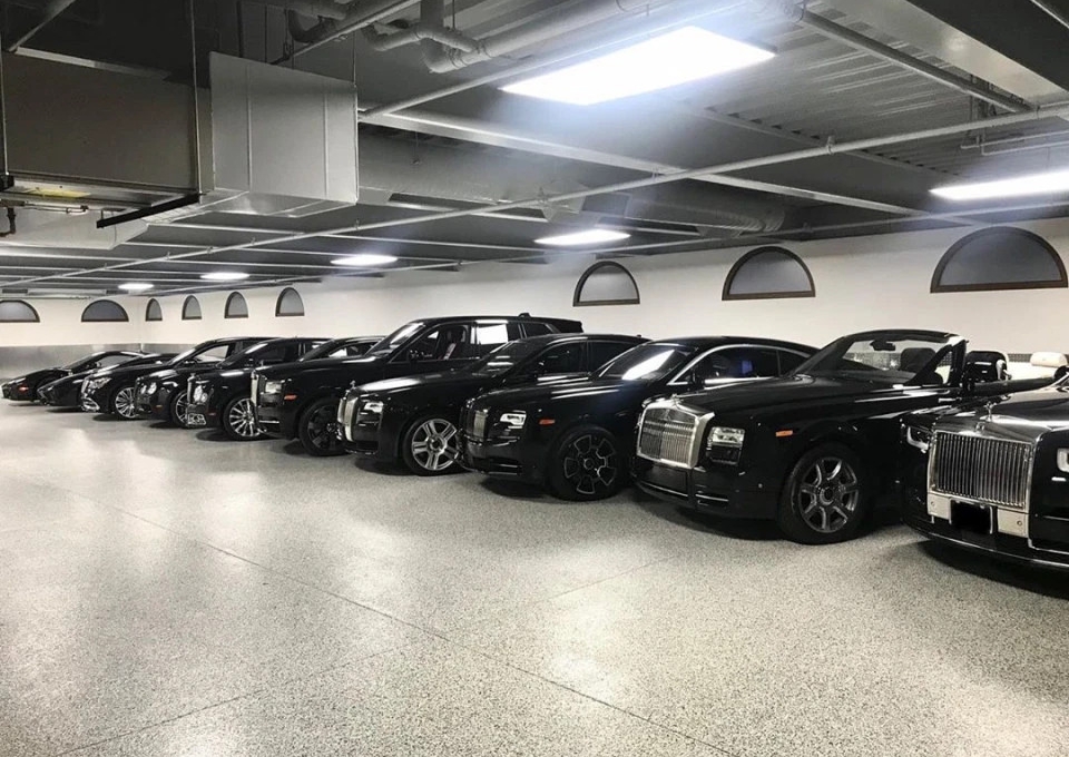 Mayweather khoe dàn 5 chiếc Roll-Royce hơn 2 triệu Bảng