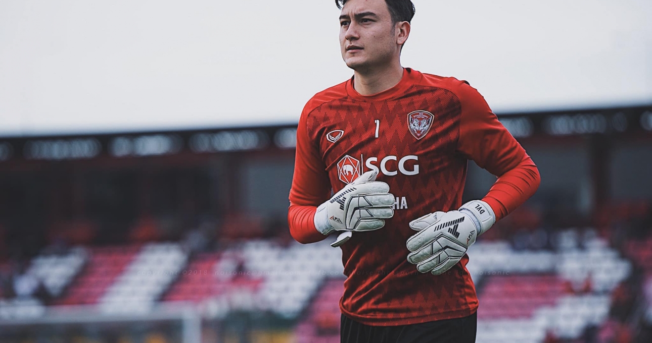 Đặng Văn Lâm 'khoe' quà đặc biệt từ Nga