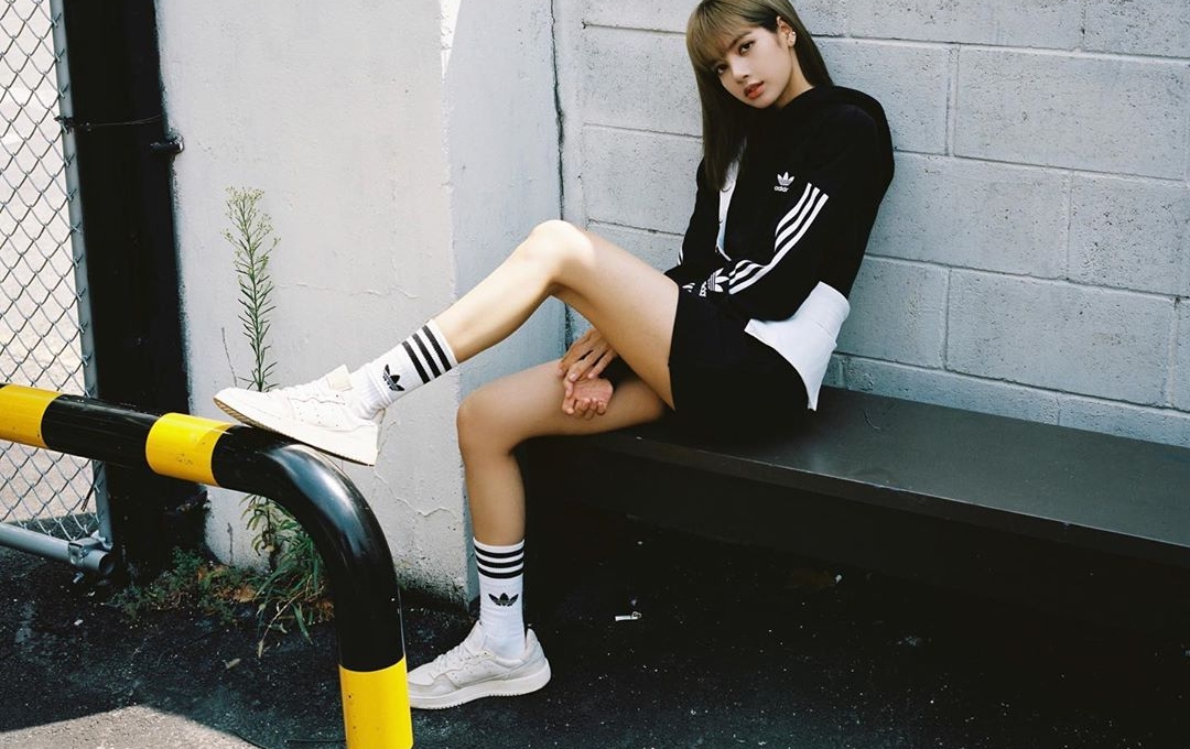 Sau G-Dragon, Lisa của Black Pink có thể ra giày riêng
