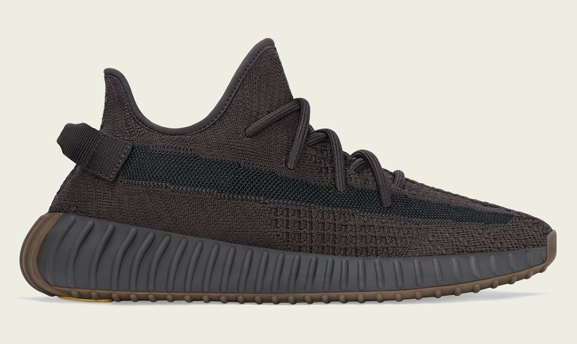 Adidas Yeezy Boost 350 v2 “Cinder” có ảnh chính thức