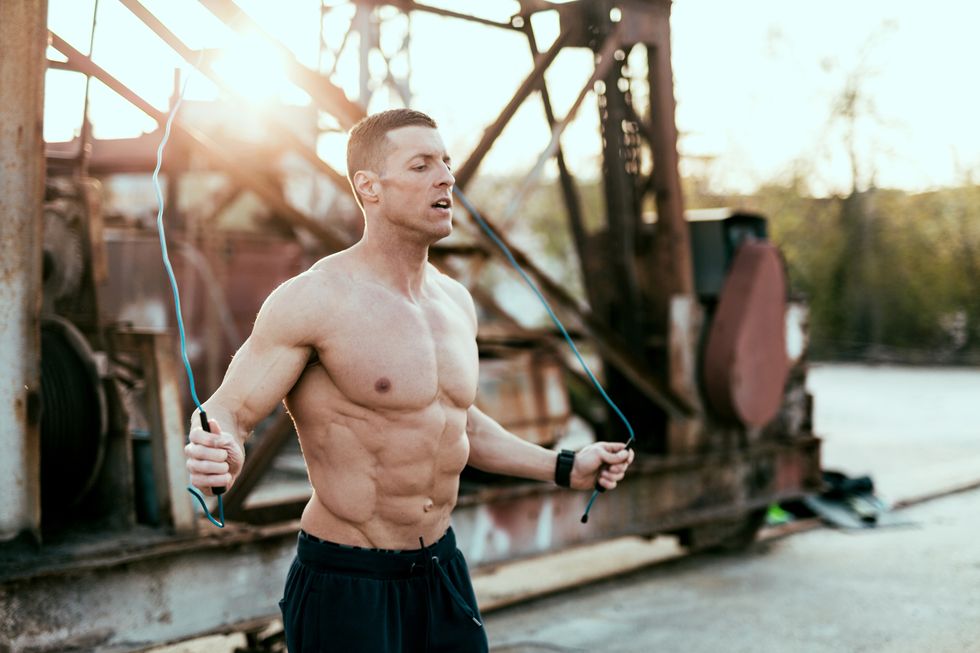 Đốt mỡ bụng 'cực cháy' với bài nhảy dây HIIT trong 17 phút